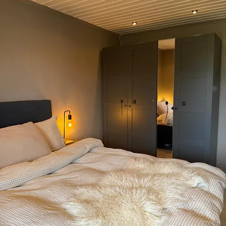 Сasa de vacaciones Spacious With Sauna, Fireplace & View *
